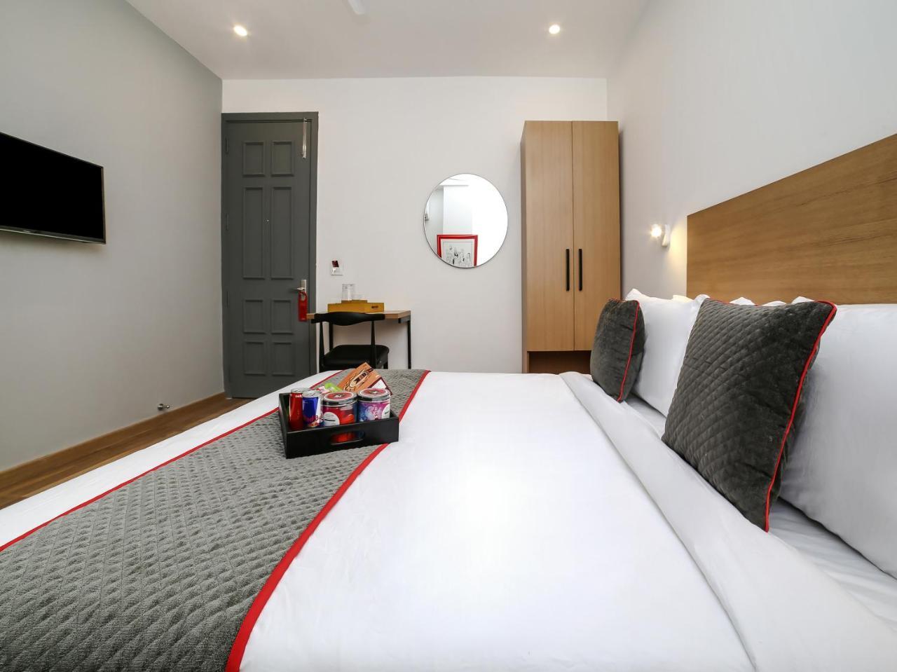 Oyo Townhouse 80 Meera Bagh Delhi Zewnętrze zdjęcie